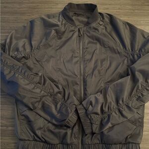 Lululemon women’s light weight bomber jacket size 4